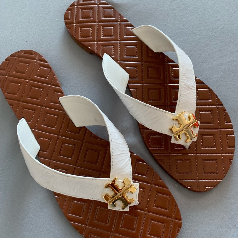 NEW! 🖤 Tory Burch White Leather Sandals